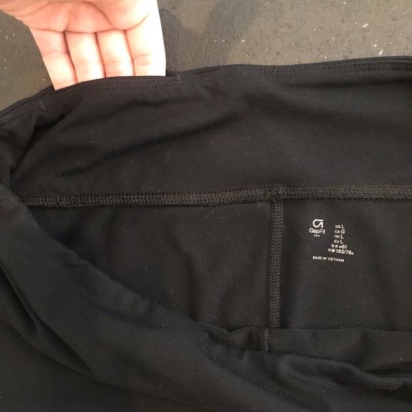 Black Capri GapFit Workout Leggings - Picture 4 of 7
